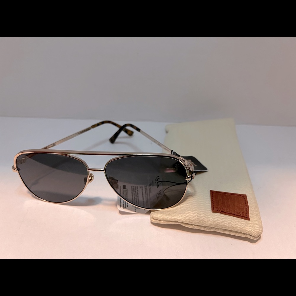 NWT FRYE AVIATOR SUNGLASSES WITH CASE